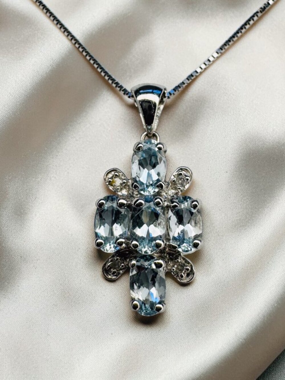 10K White Gold - Natural 1CT T.W. Aquamarine & Diamond Necklace -16"  -2.2g